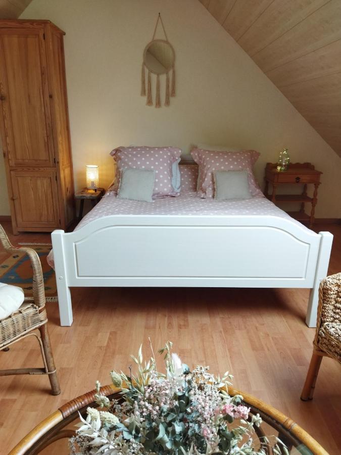 Les Portes du Coglais Chambre Chez L'Habitant מראה חיצוני תמונה